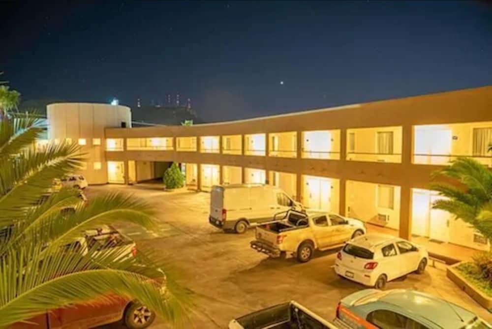 American Inn Hotel & Suites Parral Exterior foto